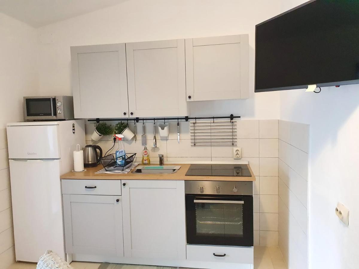 Apartments Vila Leona Пировац Экстерьер фото