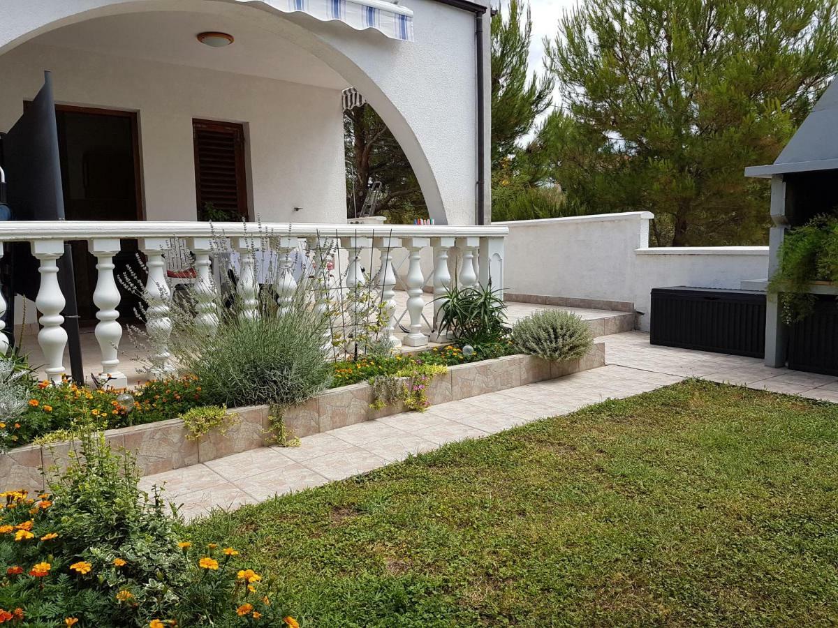 Apartments Vila Leona Пировац Экстерьер фото