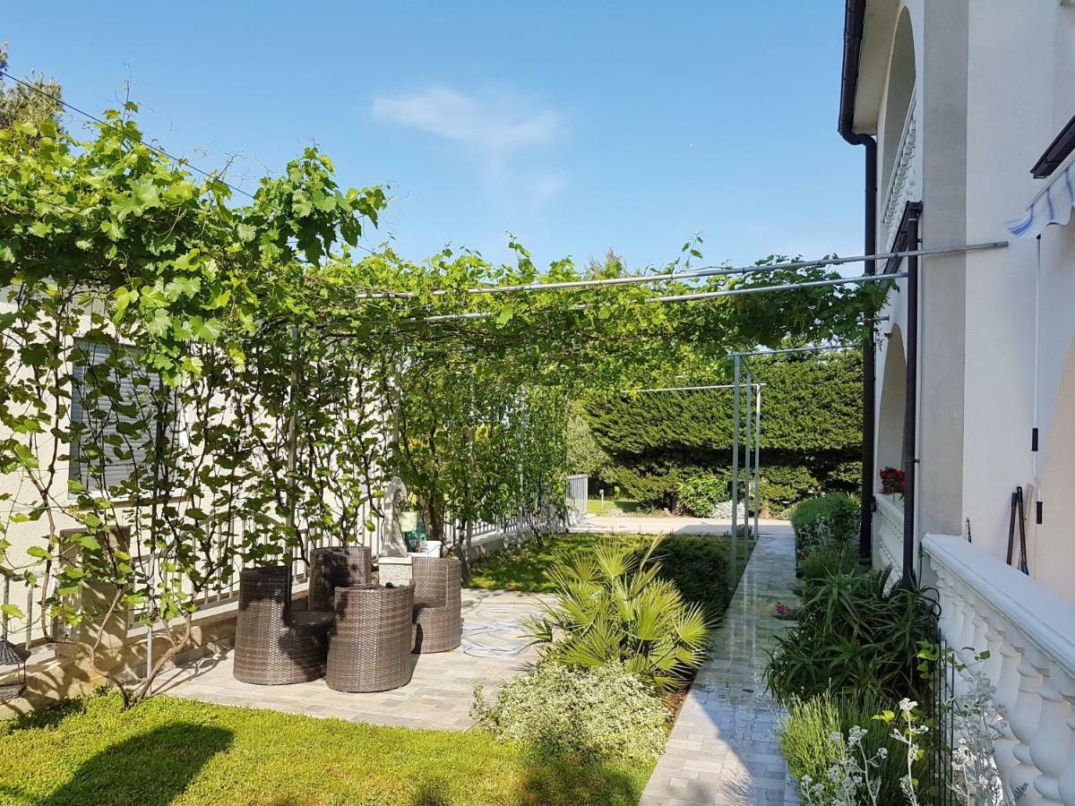 Apartments Vila Leona Пировац Экстерьер фото